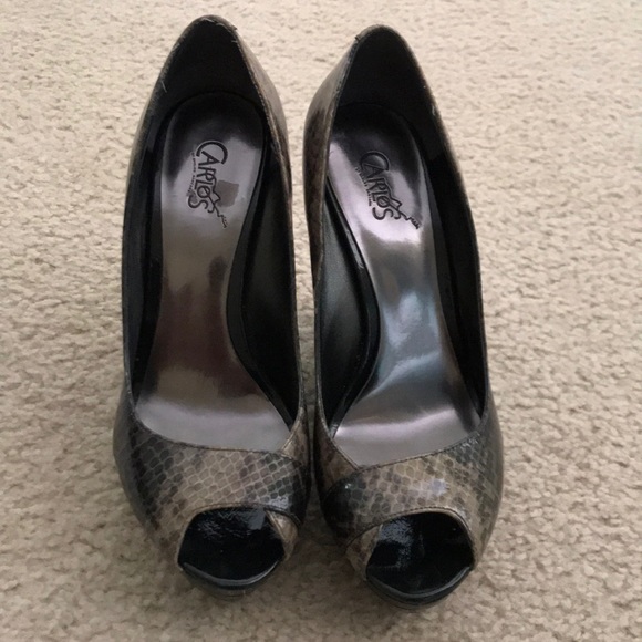 Shoes - Picture 1 of 3